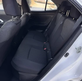 Toyota Yaris Cross 4x4/гаранционен автомобил, снимка 10