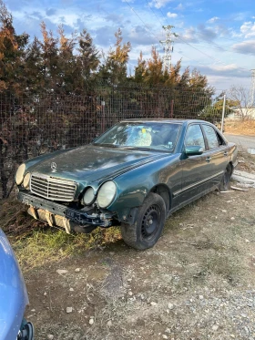  Mercedes-Benz E 270