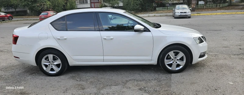 Skoda Octavia Skoda Octacia 1.6TDI Перфектна!!!, снимка 3 - Автомобили и джипове - 47582608