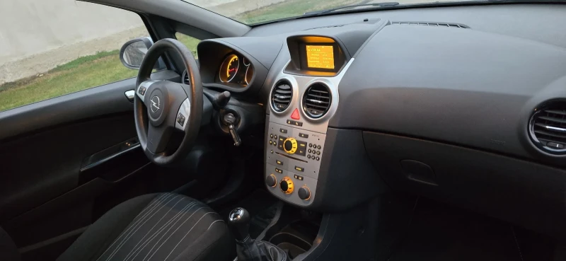 Opel Corsa 1.2i, 160х.км.Панорама, снимка 10 - Автомобили и джипове - 47972875