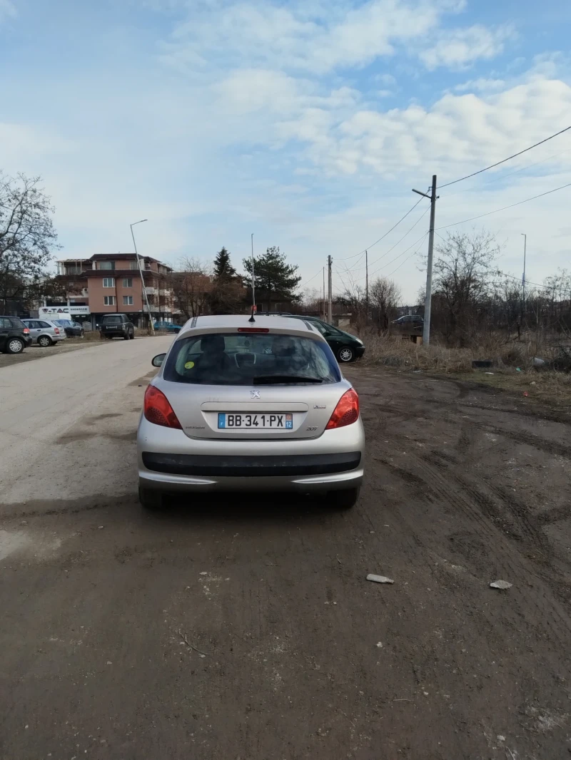 Peugeot 207 1.4 i, снимка 4 - Автомобили и джипове - 49415871