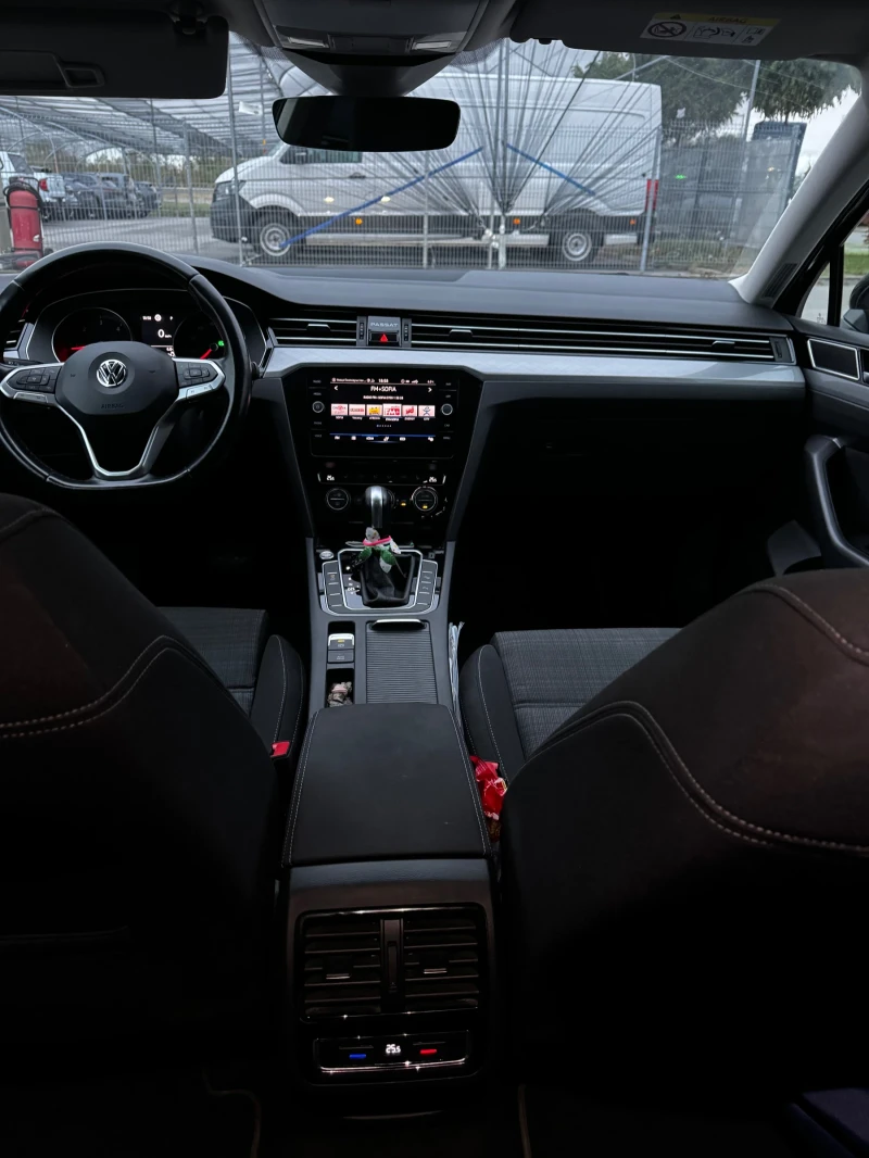 VW Passat, снимка 8 - Автомобили и джипове - 51990320