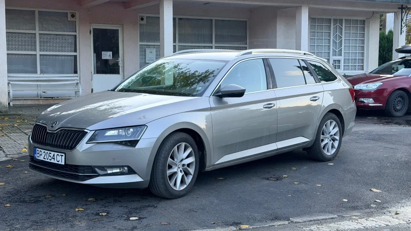 Skoda Superb, снимка 4 - Автомобили и джипове - 52202202