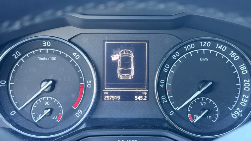 Skoda Superb, снимка 9 - Автомобили и джипове - 52202202