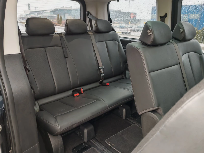 Hyundai Staria 5900лв за получаване, 2.2 CRDi 4x4 8+ 1м автомат, снимка 16 - Автомобили и джипове - 52525596