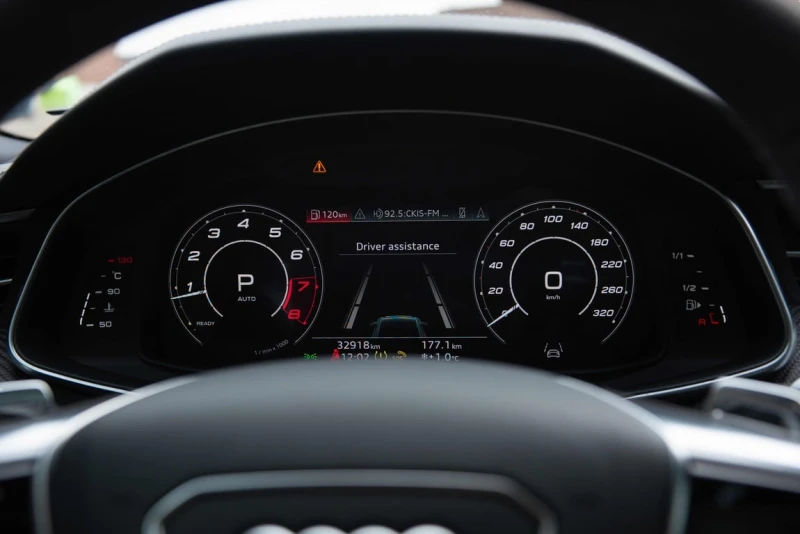 Audi Rs6 * 4.0 TFSI * CARFAX * БЕЗ ПЪРВОНАЧАЛНА ВНОСКА, снимка 8 - Автомобили и джипове - 52836698