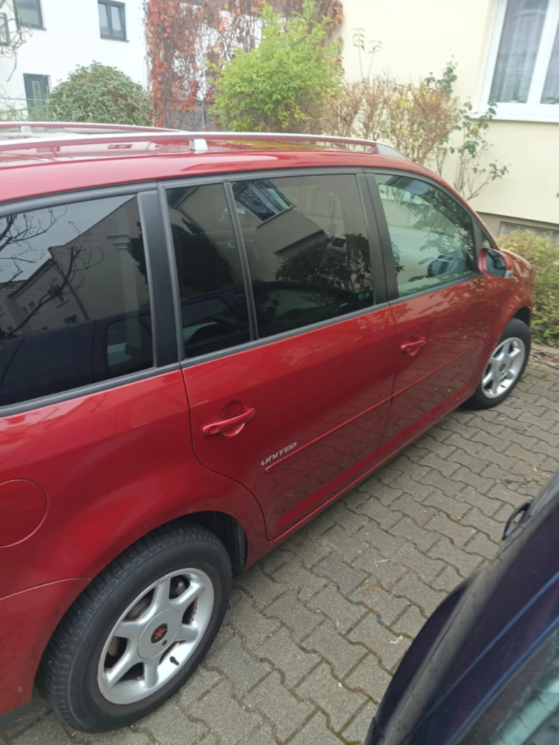 VW Touran, снимка 7 - Автомобили и джипове - 53446262