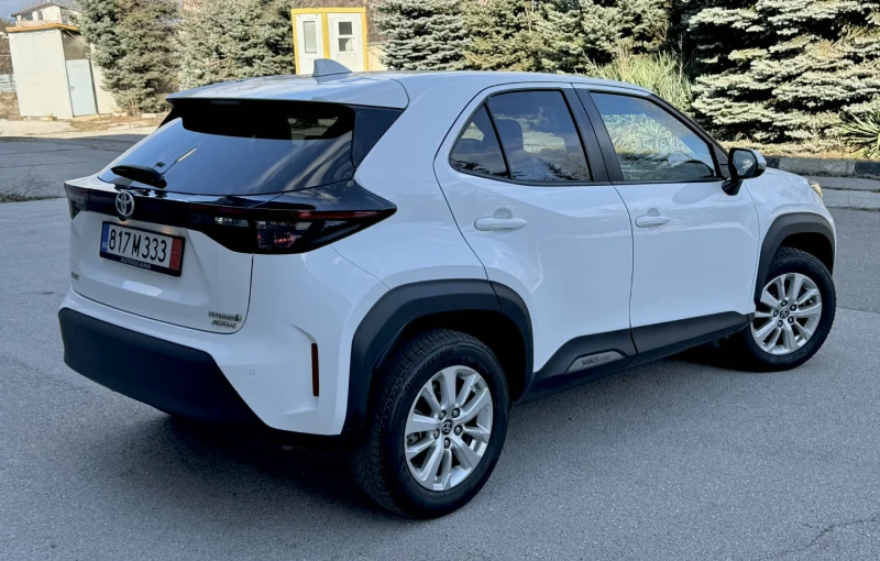 Toyota Yaris Cross 4x4/гаранционен автомобил, снимка 4 - Автомобили и джипове - 53532926