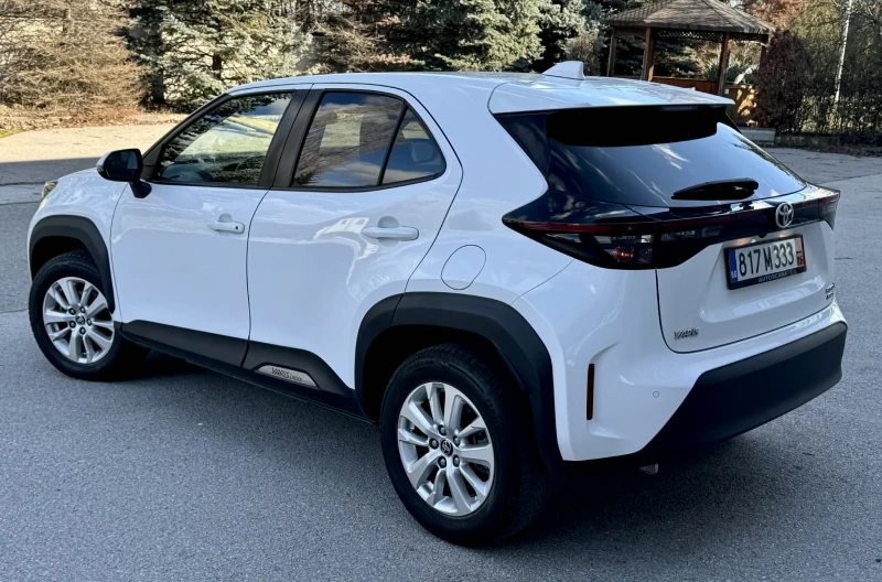 Toyota Yaris Cross 4x4/гаранционен автомобил, снимка 3 - Автомобили и джипове - 53532926