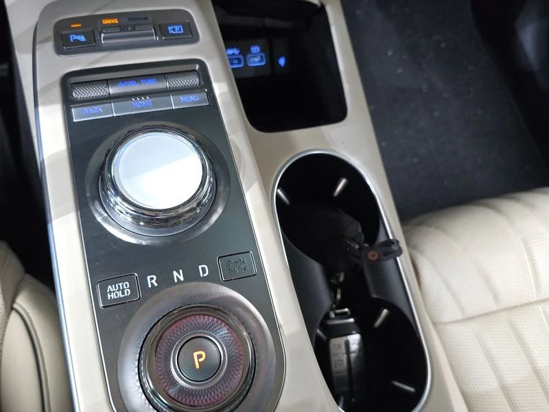 Genesis GV70 2.5T Gasoline AWD| 300к.с.| ВКЛ.ТЕХНОТЕСТ, снимка 9 - Автомобили и джипове - 55266593