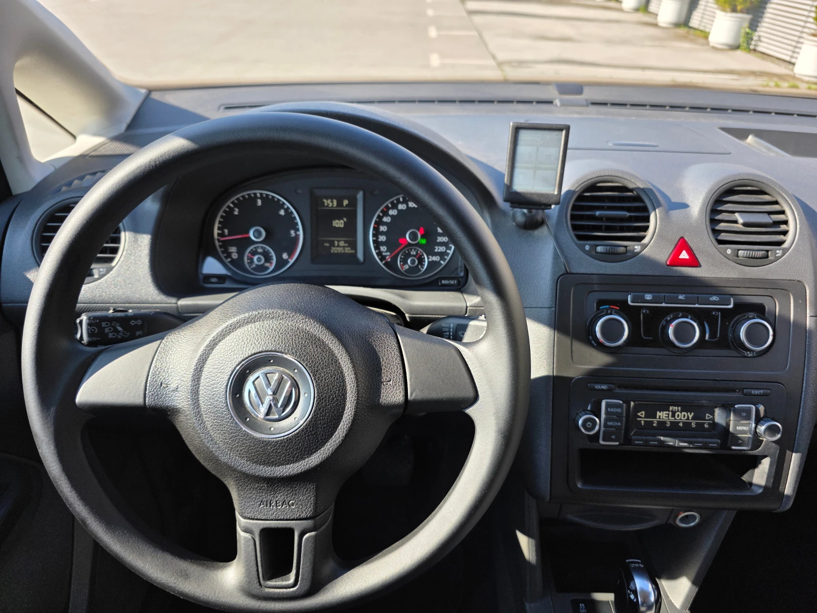 VW Caddy 2.0 TDI - изображение 10