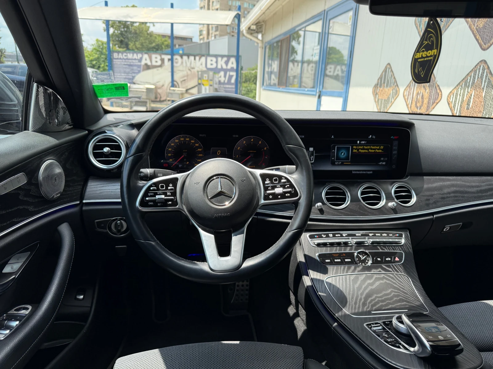 Mercedes-Benz E 200 4Matic Sport Style - изображение 10