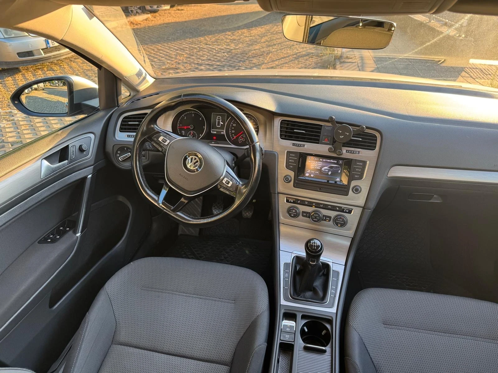 VW Golf Comfortline 1.6TDI BMT - изображение 3
