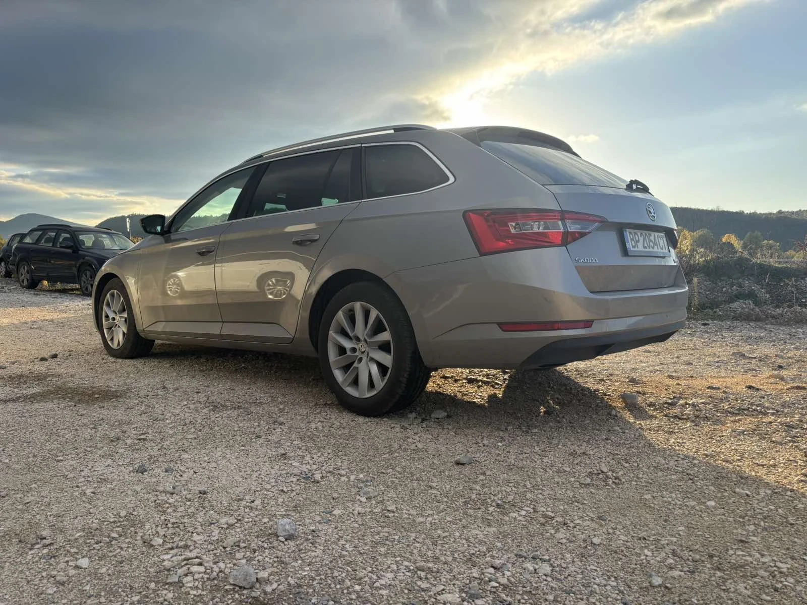 Skoda Superb, снимка 4 - Автомобили и джипове - 53996677