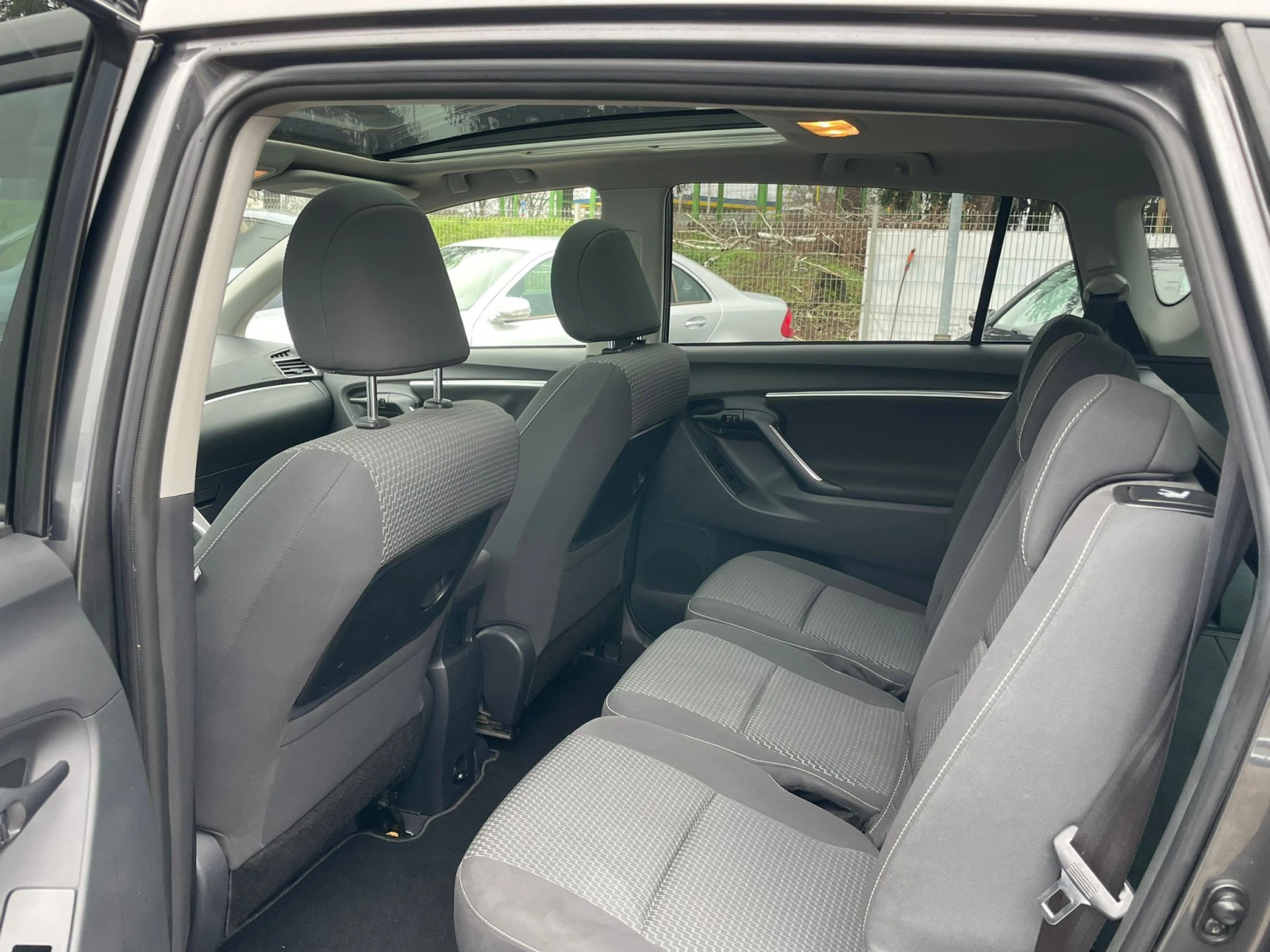 Toyota Corolla verso /������ ������� | Mobile.bg � ����������� 11