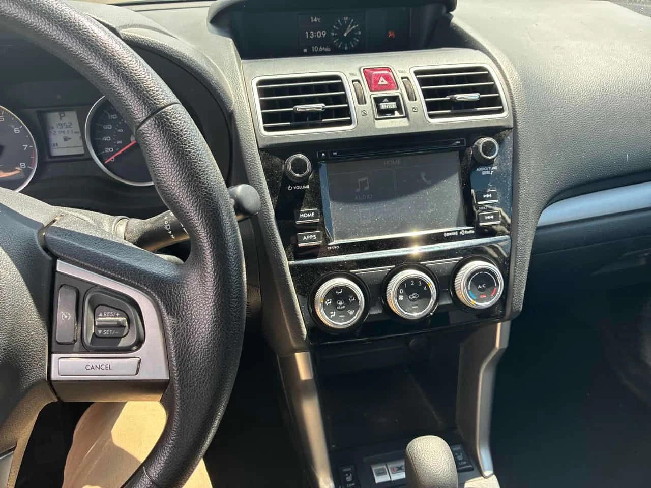 Subaru Forester * 2.5i CVT * ПОДГРЕВ* KEYLESS* , снимка 9 - Автомобили и джипове - 54486613