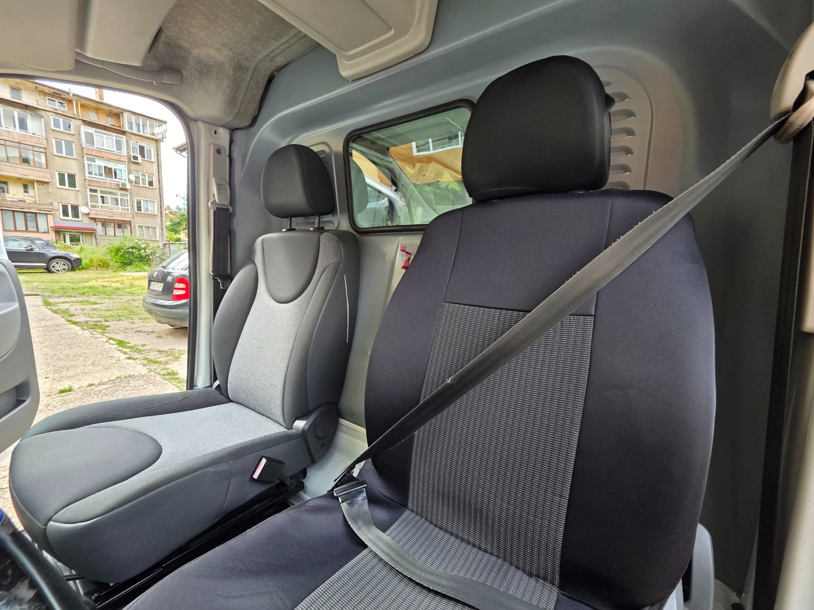 Peugeot Expert товарен, снимка 11 - Автомобили и джипове - 54843844