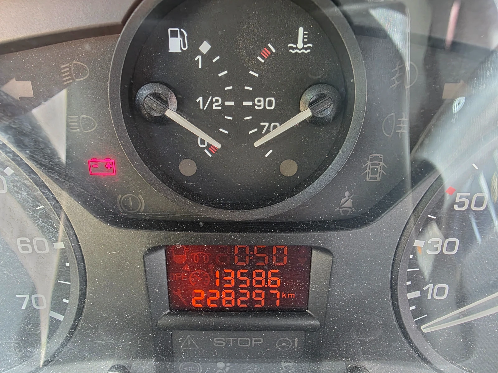 Peugeot Expert товарен, снимка 12 - Автомобили и джипове - 54843844