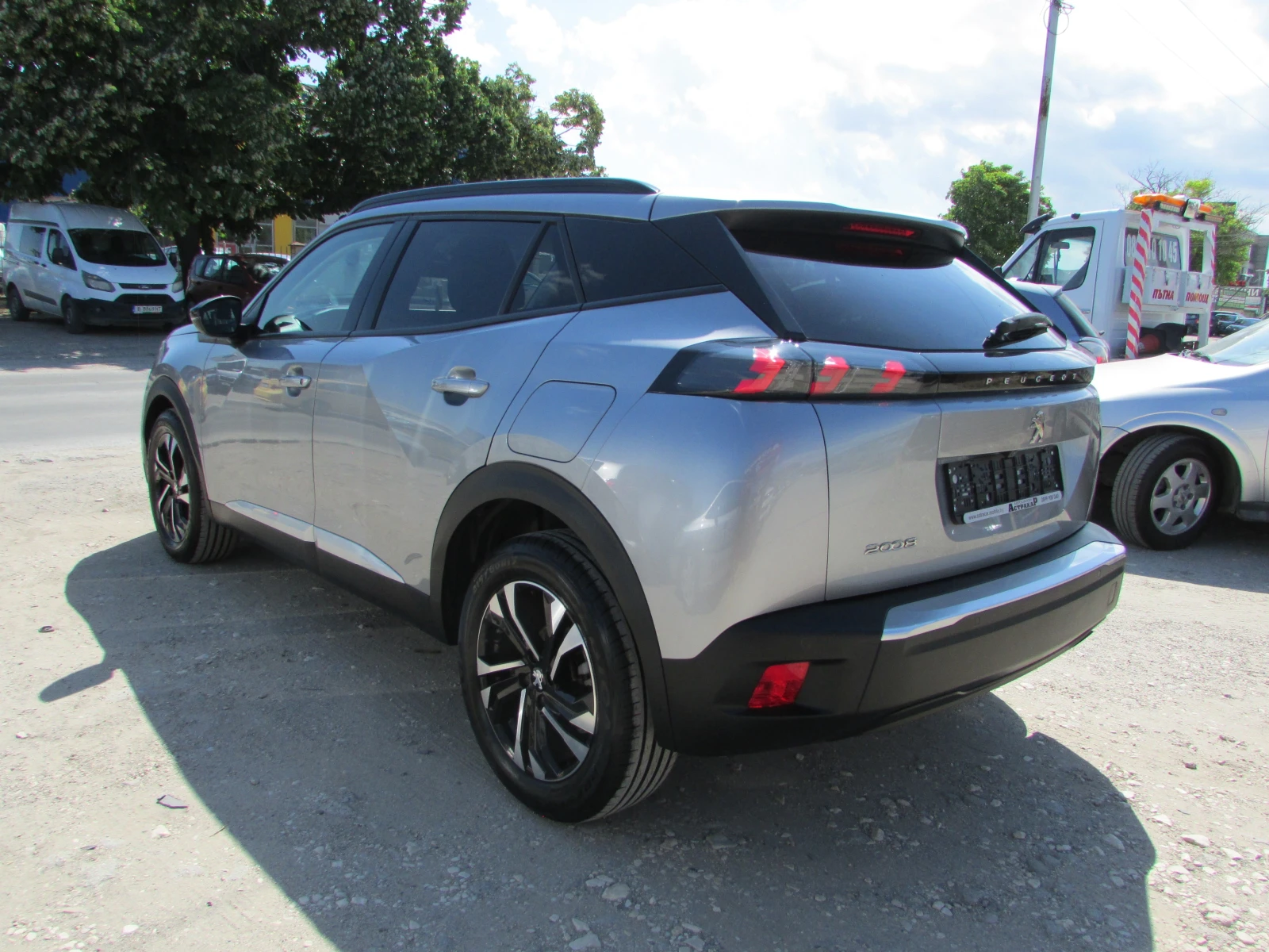 Peugeot 2008 1.2 PureTech EU6D, снимка 6 - Автомобили и джипове - 55071968