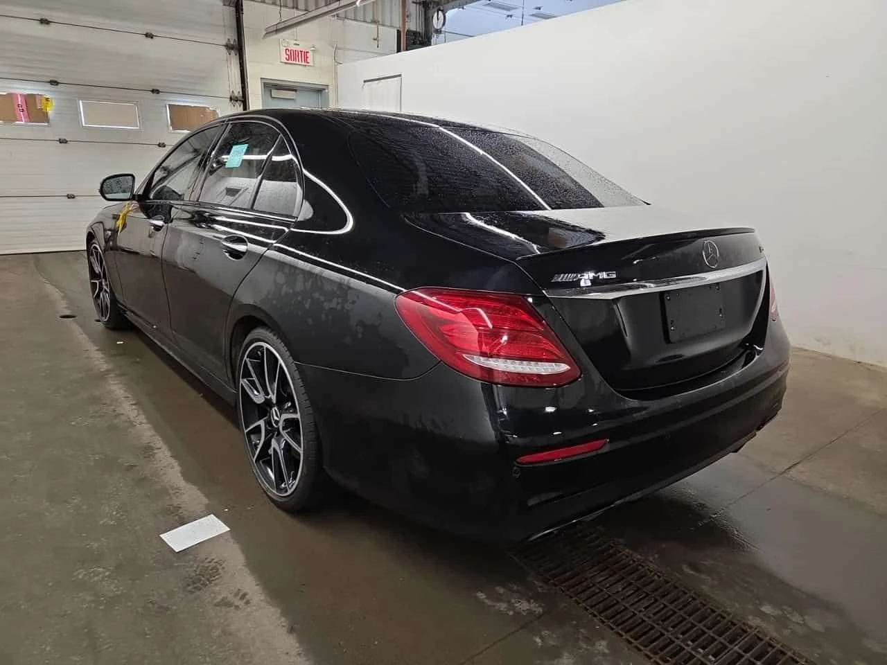 Mercedes-Benz E 43 AMG /360/BURMESTER/ЦЕНА ДО БЪЛГАРИЯ/АМБИЕНТ/ 2 КЛЮЧА , снимка 4 - Автомобили и джипове - 55206725