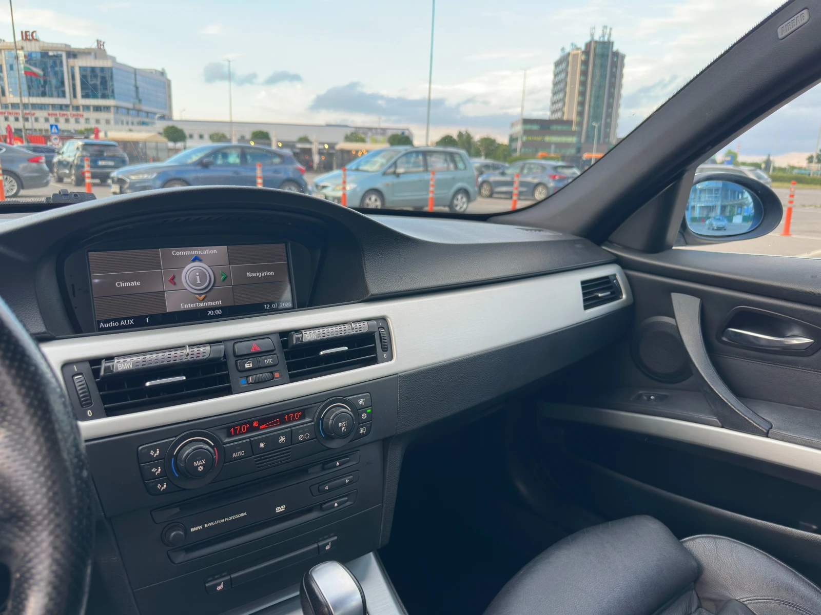 BMW 330, снимка 12 - Автомобили и джипове - 55253394