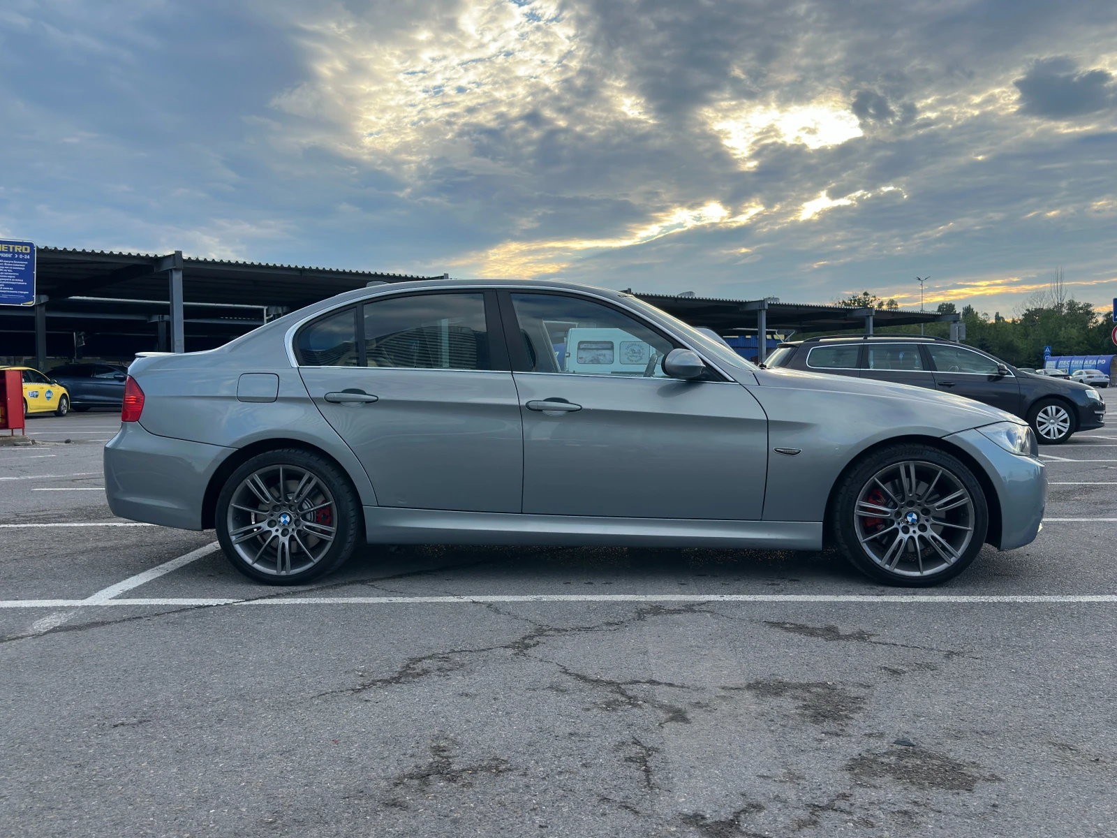 BMW 330, снимка 4 - Автомобили и джипове - 55253394