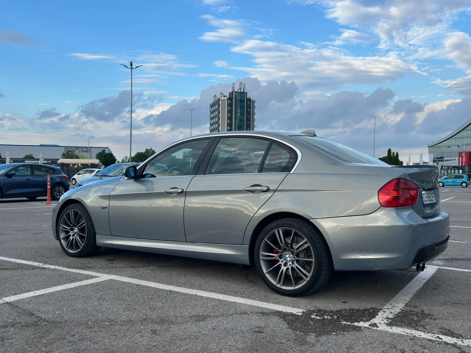 BMW 330, снимка 7 - Автомобили и джипове - 55253394