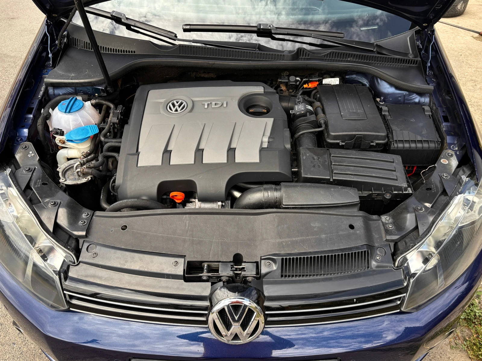 VW Golf 6. 1.6TDI Навигация* , снимка 14 - Автомобили и джипове - 55432613