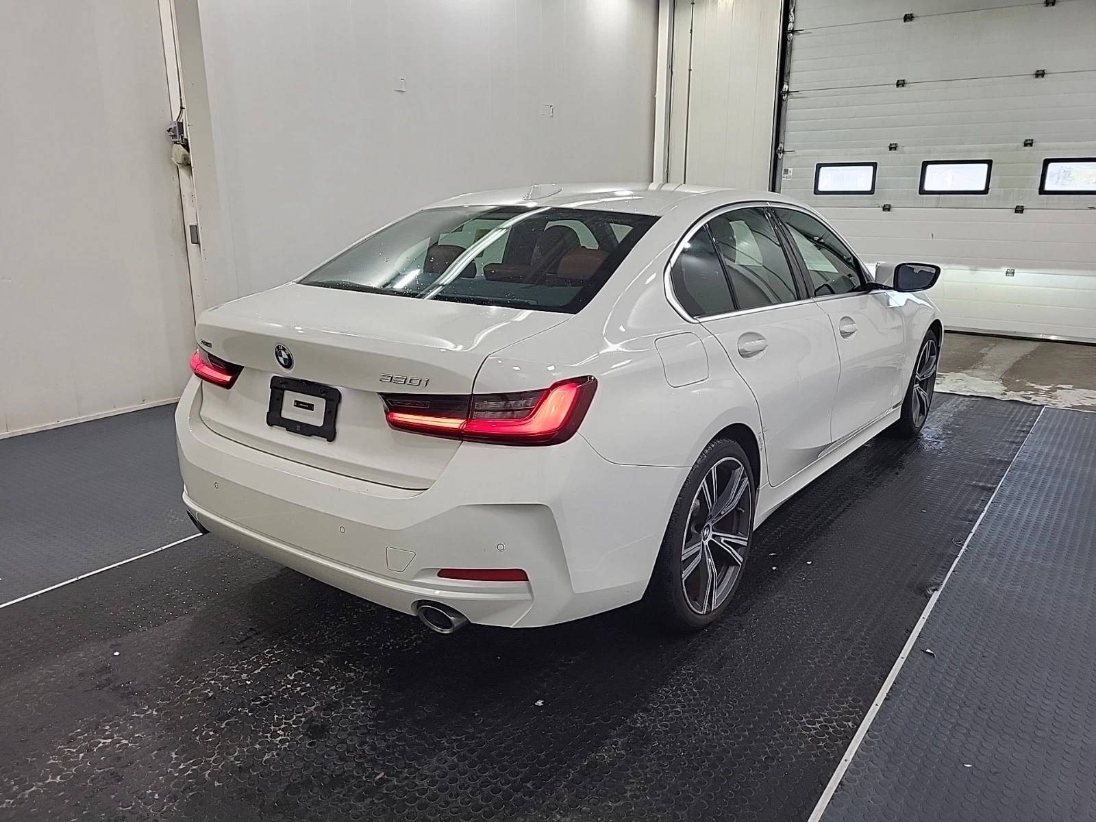 BMW 330 XDRIVE * M SPORT * FACELIFT * CARFAX * , снимка 3 - Автомобили и джипове - 56068706