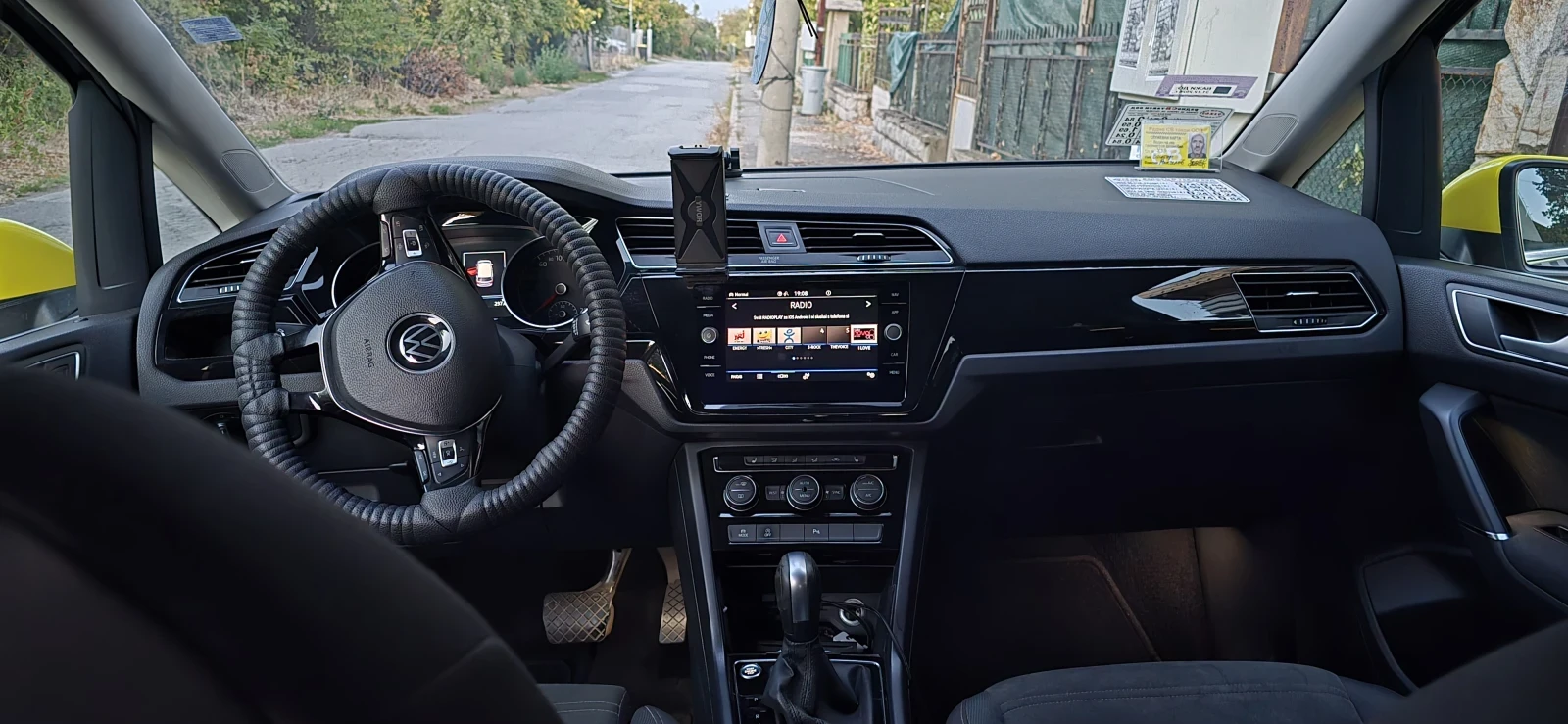 VW Touran 2.0 TDI Highlain, снимка 14 - Автомобили и джипове - 56377694