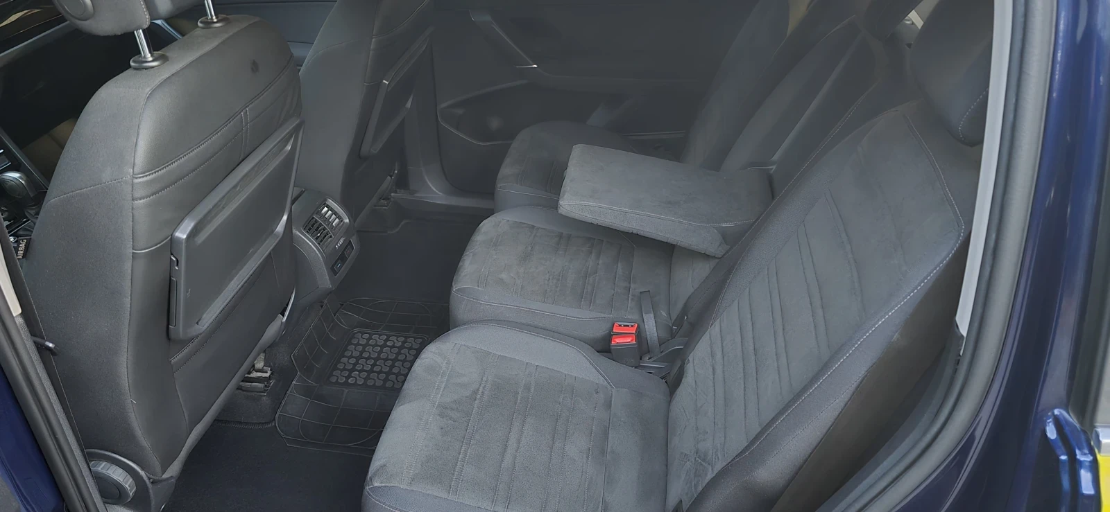 VW Touran 2.0 TDI Highlain, снимка 12 - Автомобили и джипове - 56377694