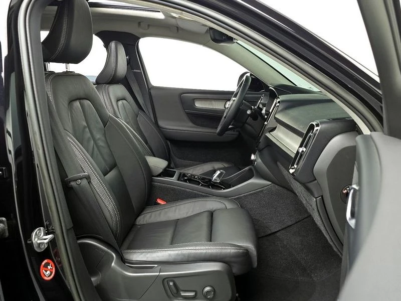 Volvo XC40 2.0 Automatic, снимка 10 - Автомобили и джипове - 55813094