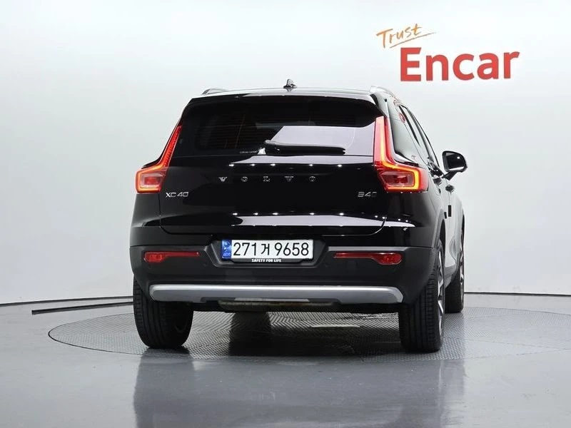 Volvo XC40 2.0 Automatic, снимка 4 - Автомобили и джипове - 55813094