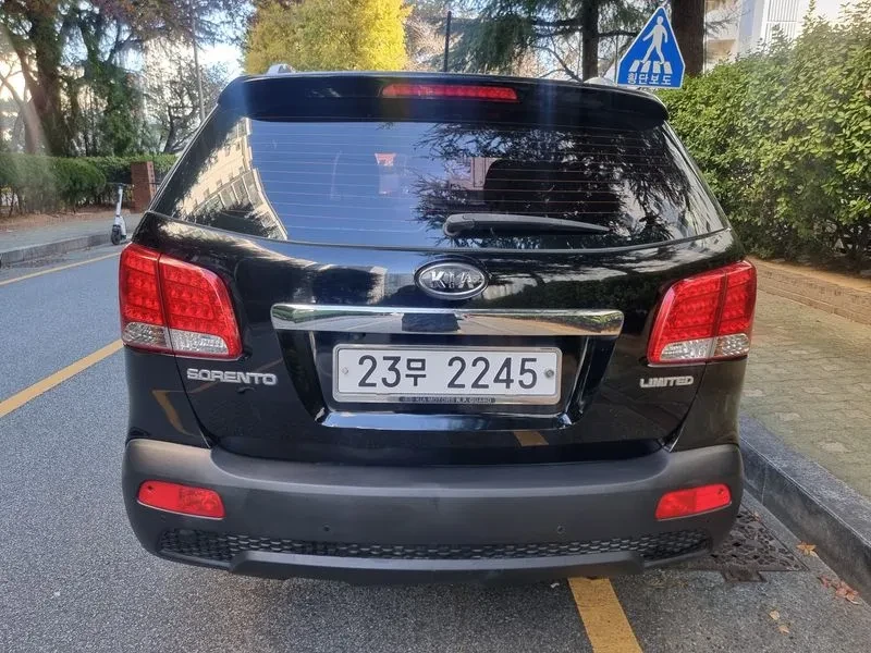 Kia Sorento R Diesel 2.0 2Wd Limited Luxury, снимка 4 - Автомобили и джипове - 55948572