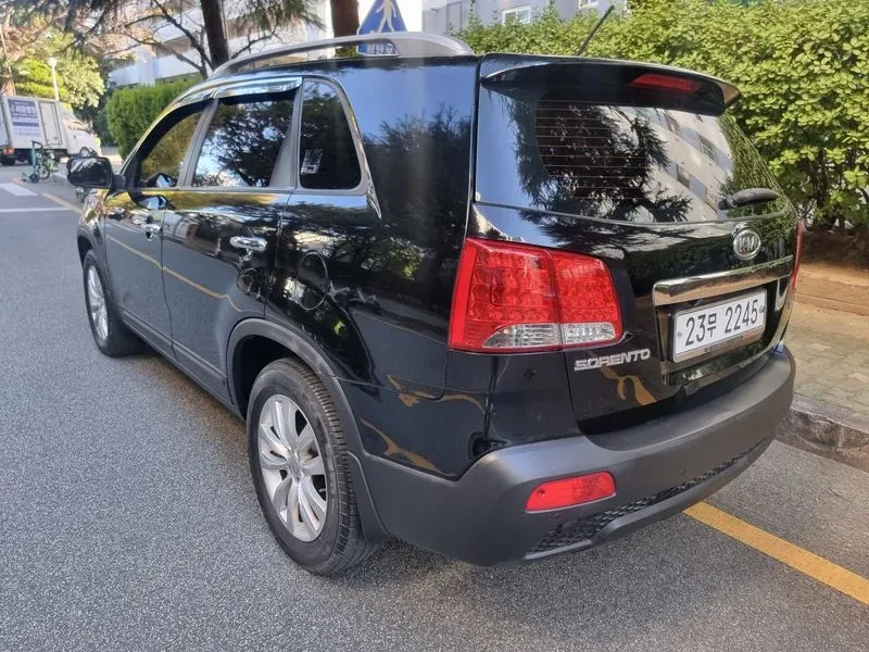 Kia Sorento R Diesel 2.0 2Wd Limited Luxury, снимка 3 - Автомобили и джипове - 55948572