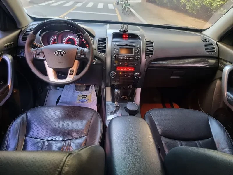 Kia Sorento R Diesel 2.0 2Wd Limited Luxury, снимка 6 - Автомобили и джипове - 55948572