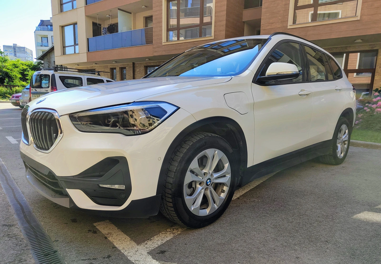 BMW X1 Plug-in hibrid 220ps - изображение 3