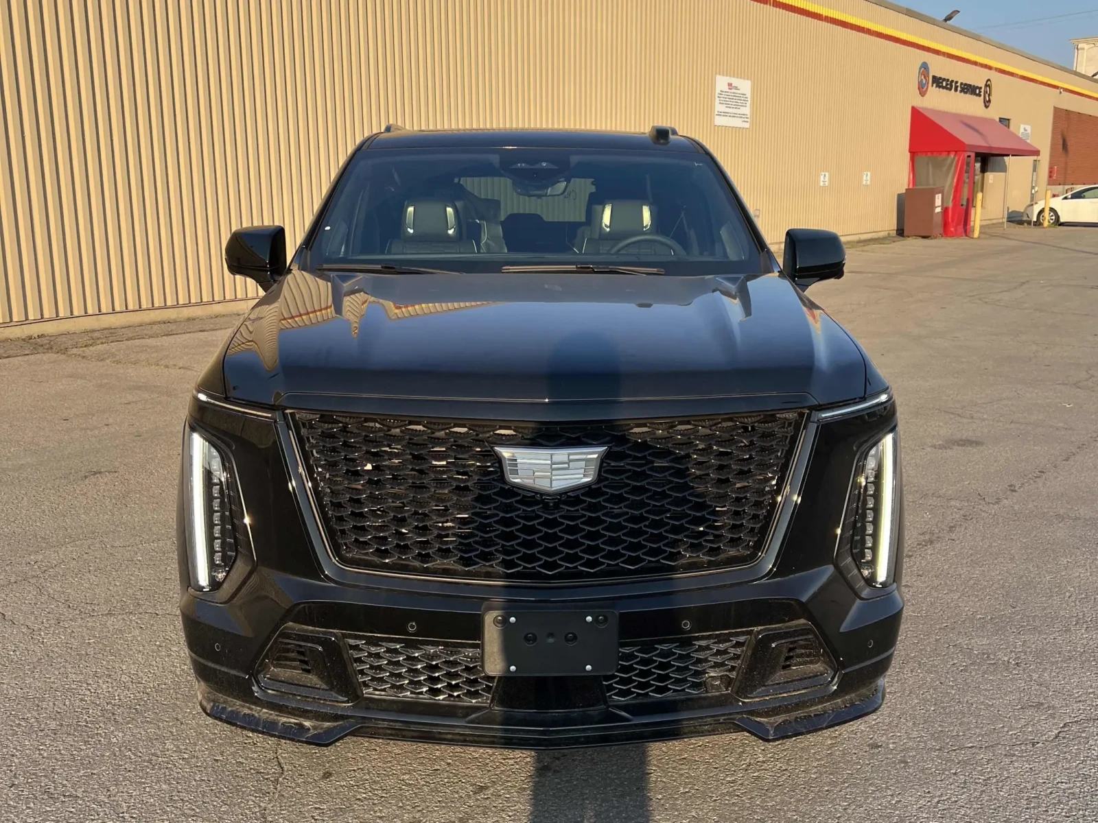 Cadillac Escalade AWD V-Series* CARFAX*  - изображение 2