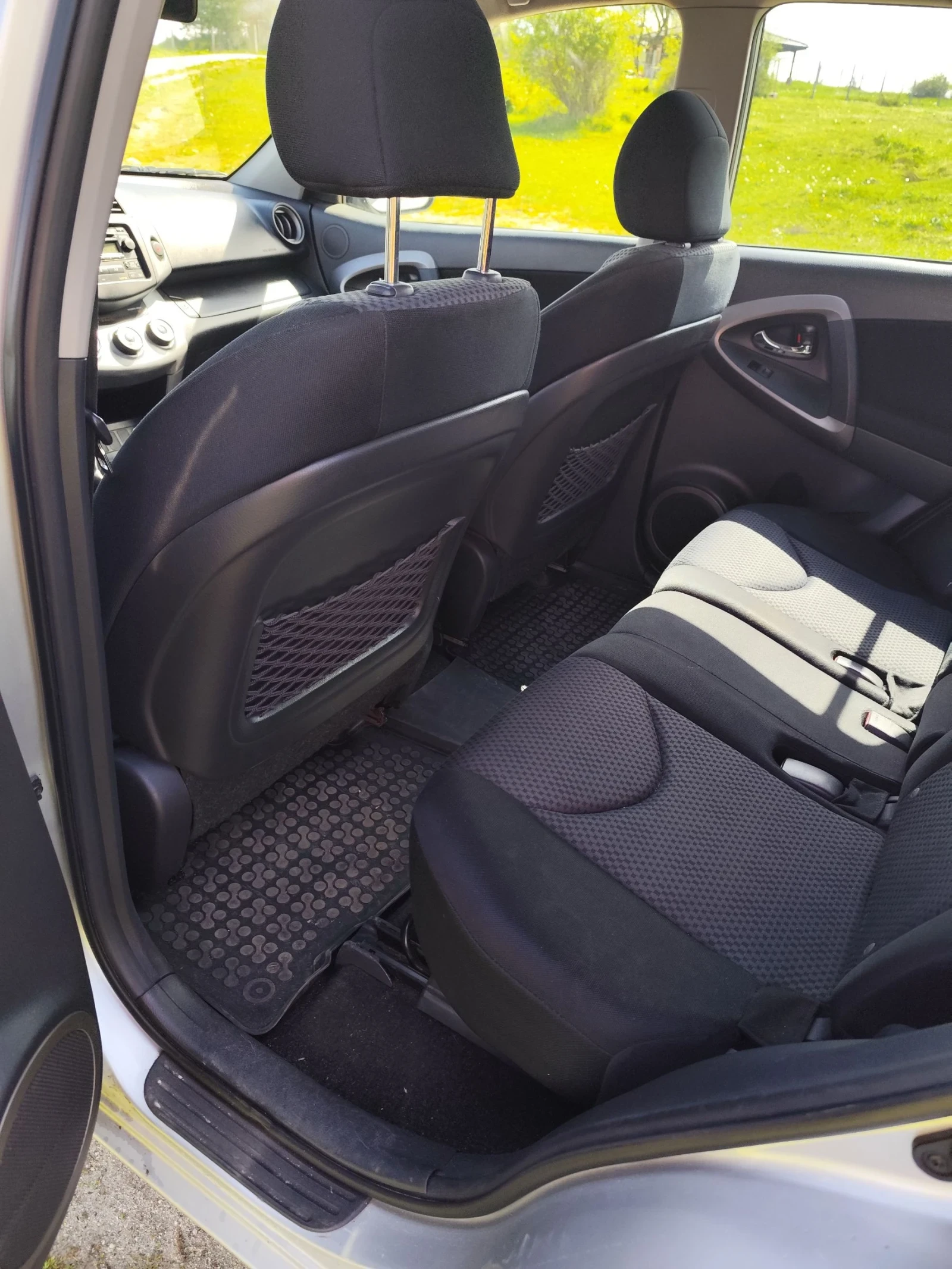 Toyota Rav4 D4D, снимка 10 - Автомобили и джипове - 54490534