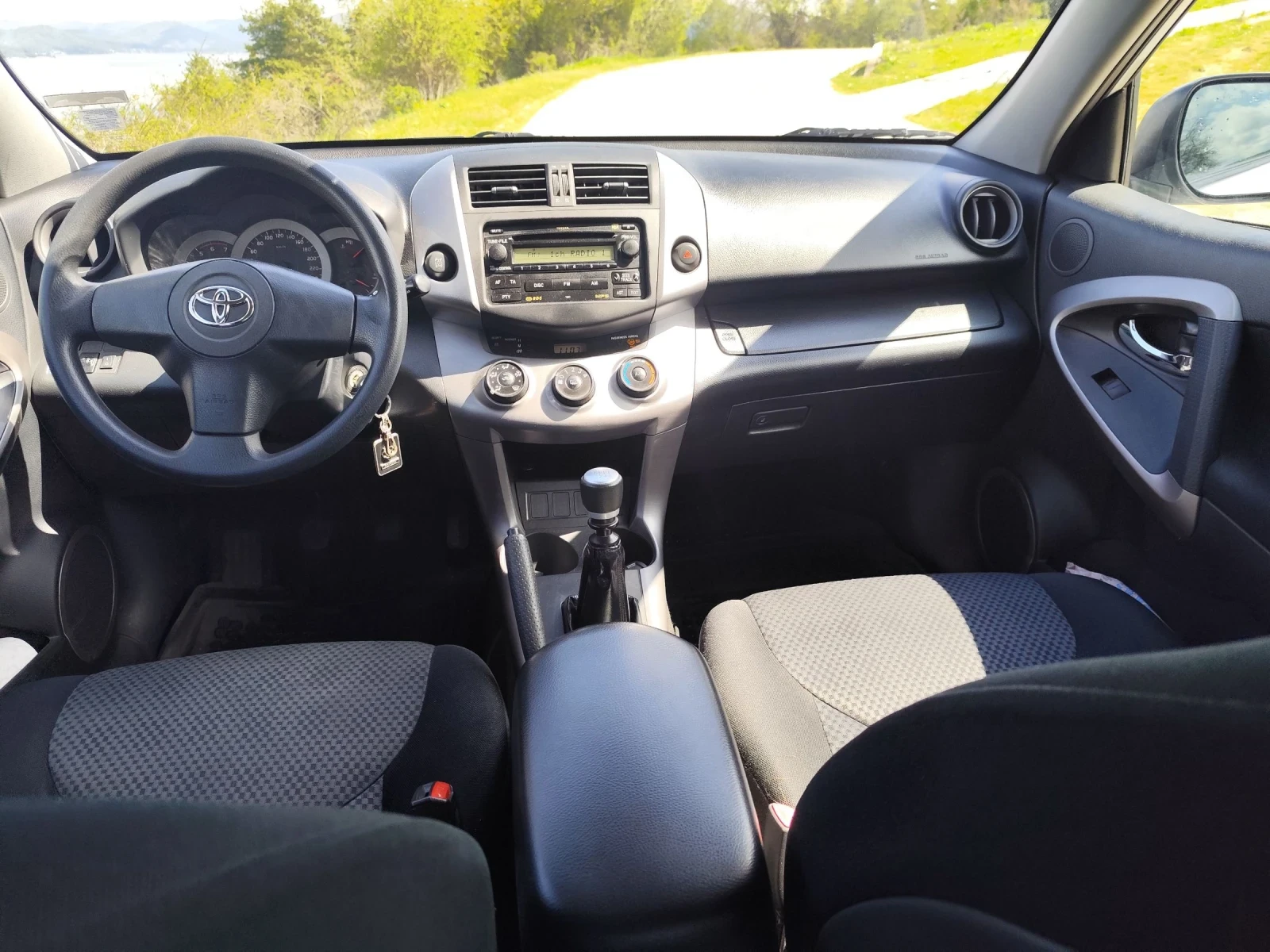Toyota Rav4 D4D, снимка 12 - Автомобили и джипове - 54490534