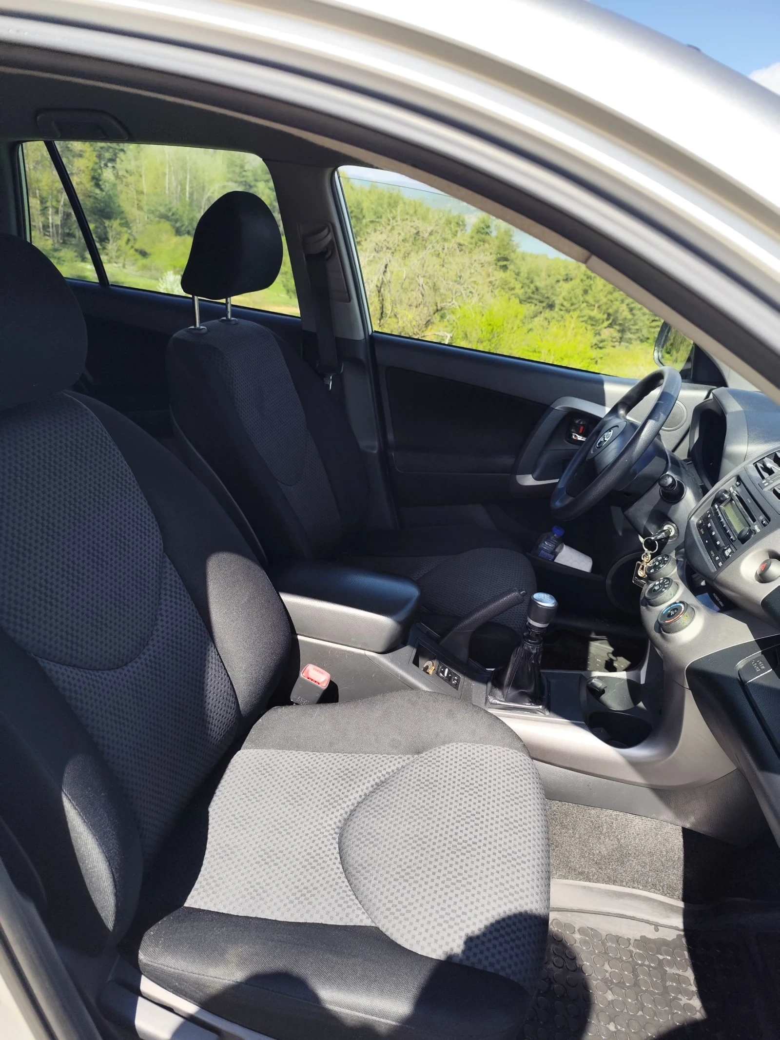 Toyota Rav4 D4D, снимка 11 - Автомобили и джипове - 54490534