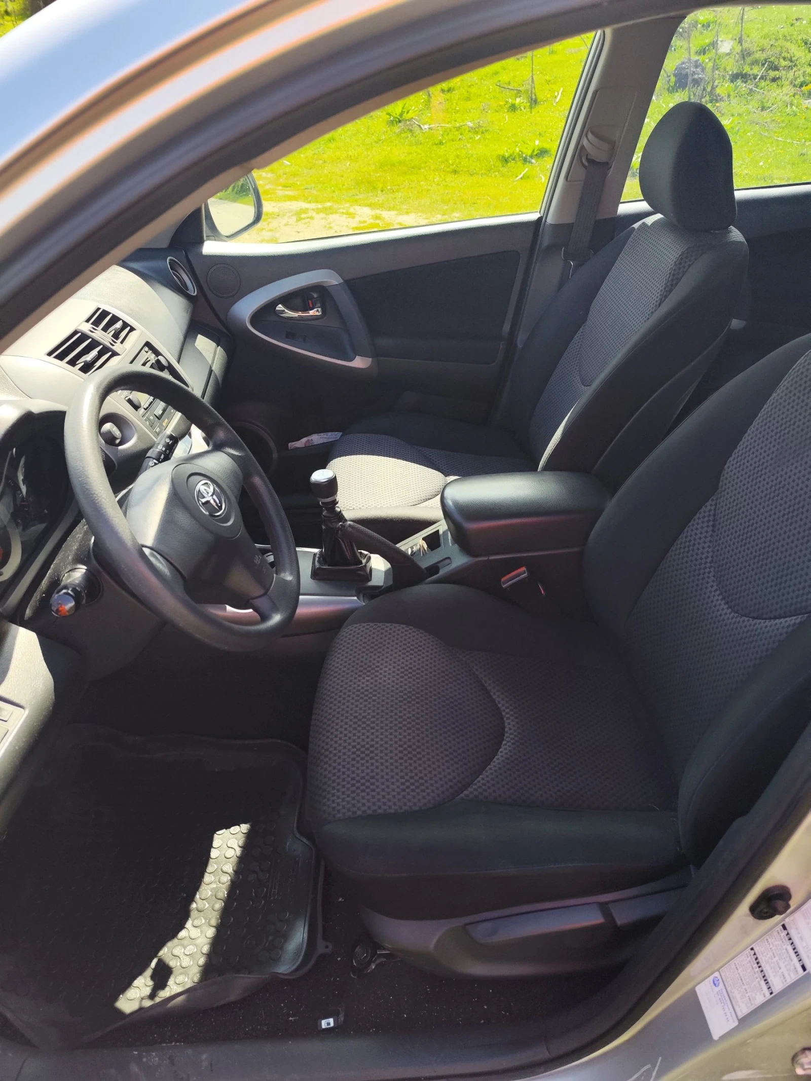 Toyota Rav4 D4D, снимка 14 - Автомобили и джипове - 54490534