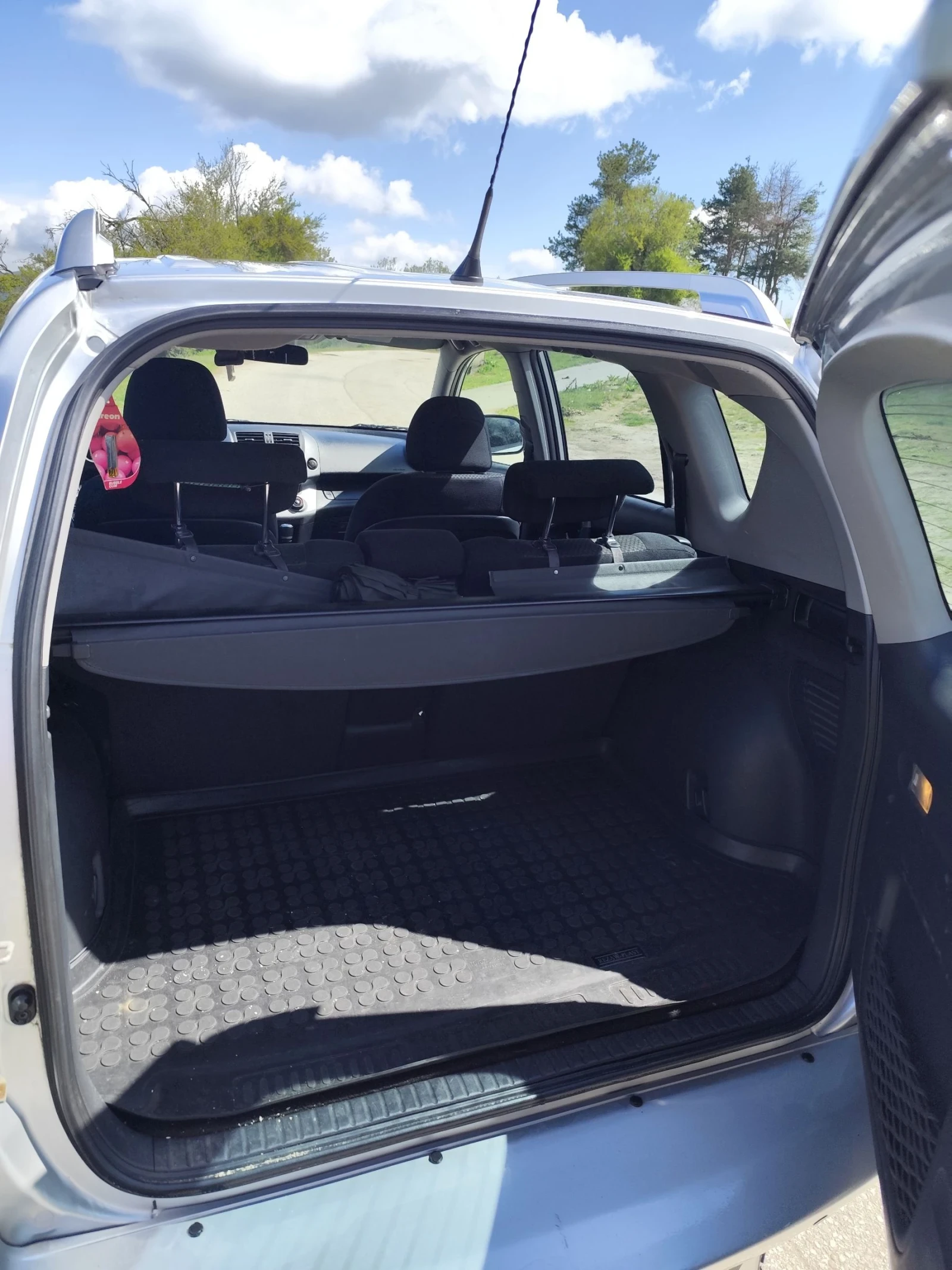 Toyota Rav4 D4D, снимка 13 - Автомобили и джипове - 54490534