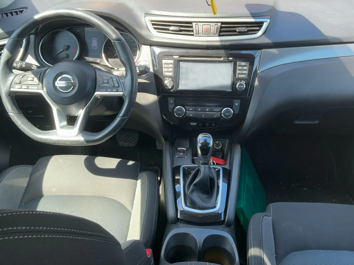 Nissan Qashqai 1.6 dCi Tekna+ , снимка 3 - Автомобили и джипове - 55221088