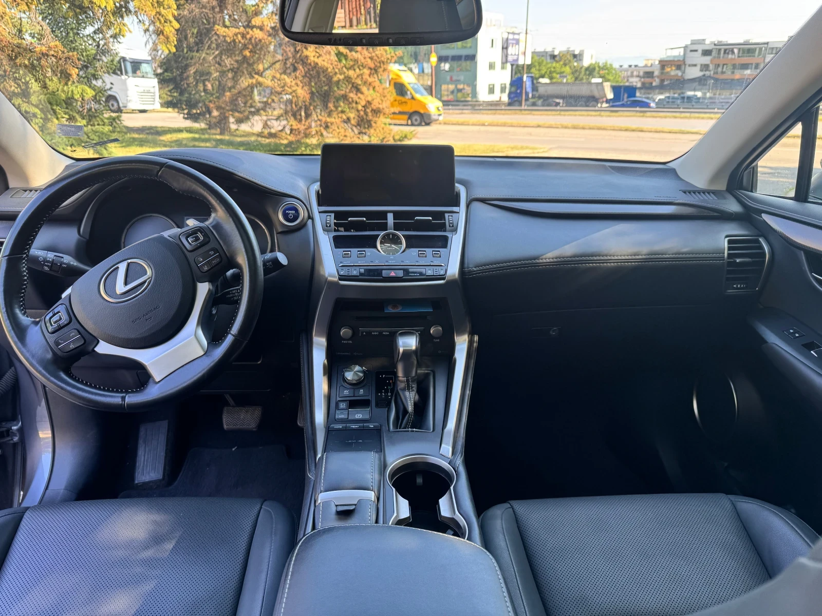 Lexus NX 300h Хибрид!Всички екстри!Реални км!, снимка 9 - Автомобили и джипове - 55293953