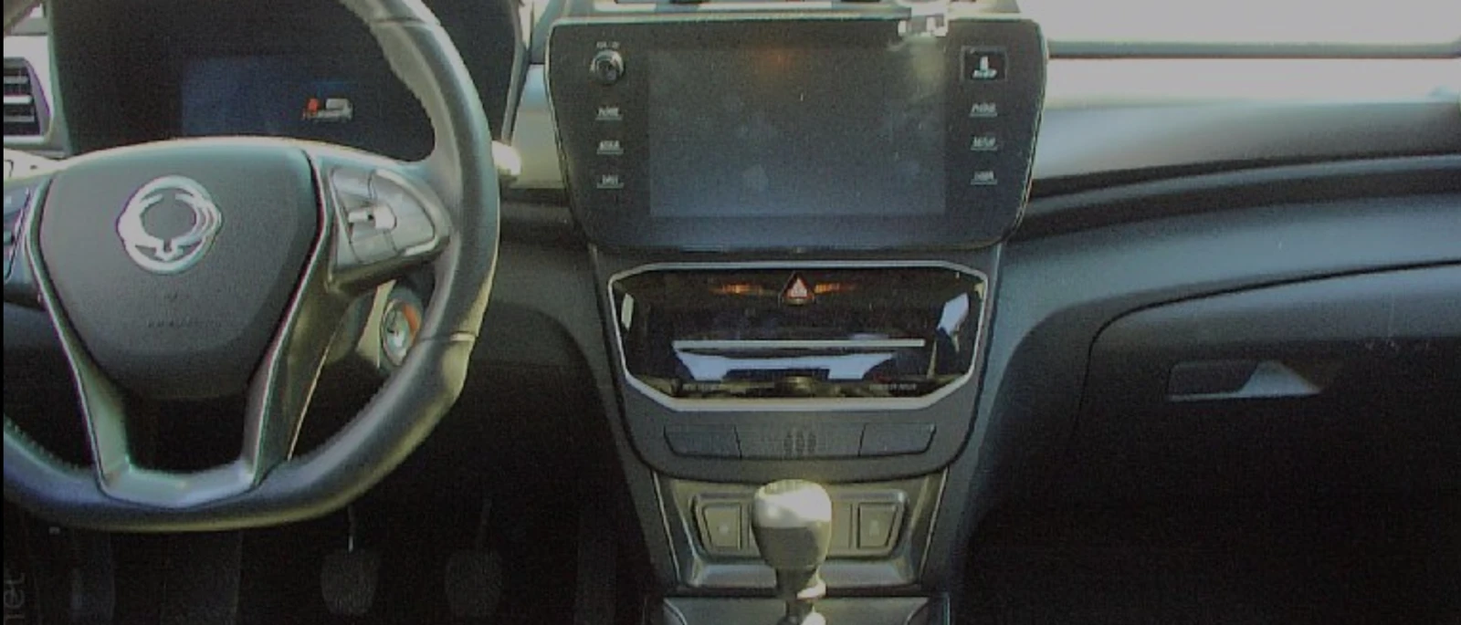 SsangYong Tivoli 1.5i 16000km, снимка 5 - Автомобили и джипове - 56059778