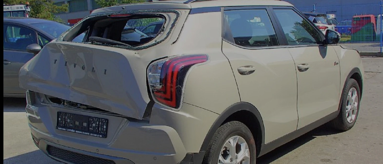 SsangYong Tivoli 1.5i 16000km, снимка 3 - Автомобили и джипове - 56059778