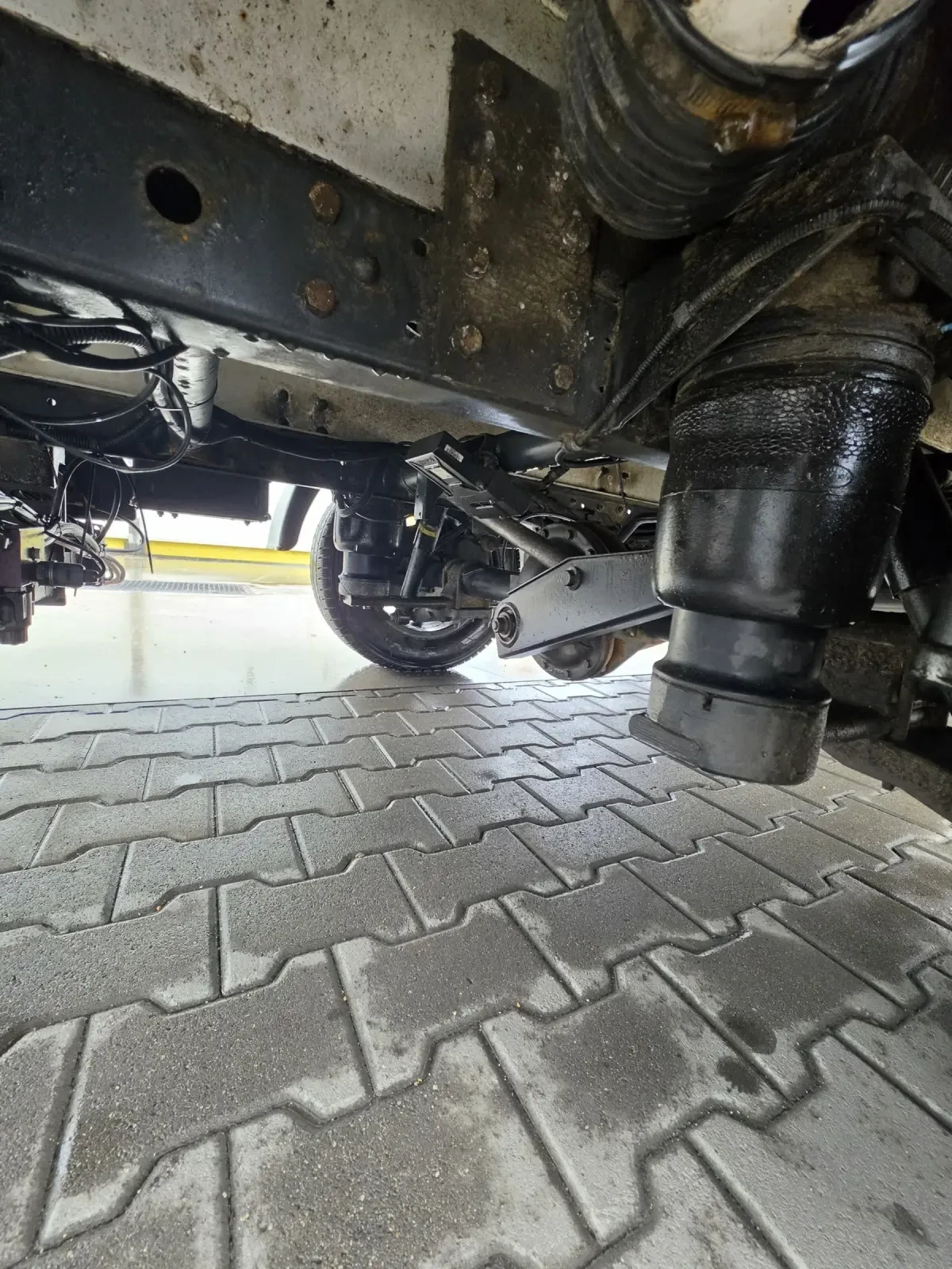 Iveco Daily 3.0 175k.c. 8G Himatic, снимка 12 - Бусове и автобуси - 53916101