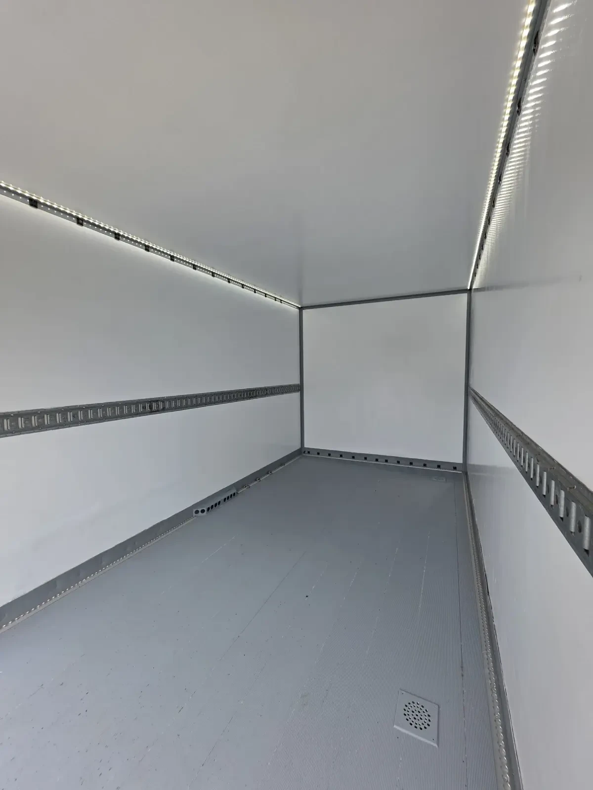 Iveco Daily 3.0 175k.c. 8G Himatic, снимка 10 - Бусове и автобуси - 53916101