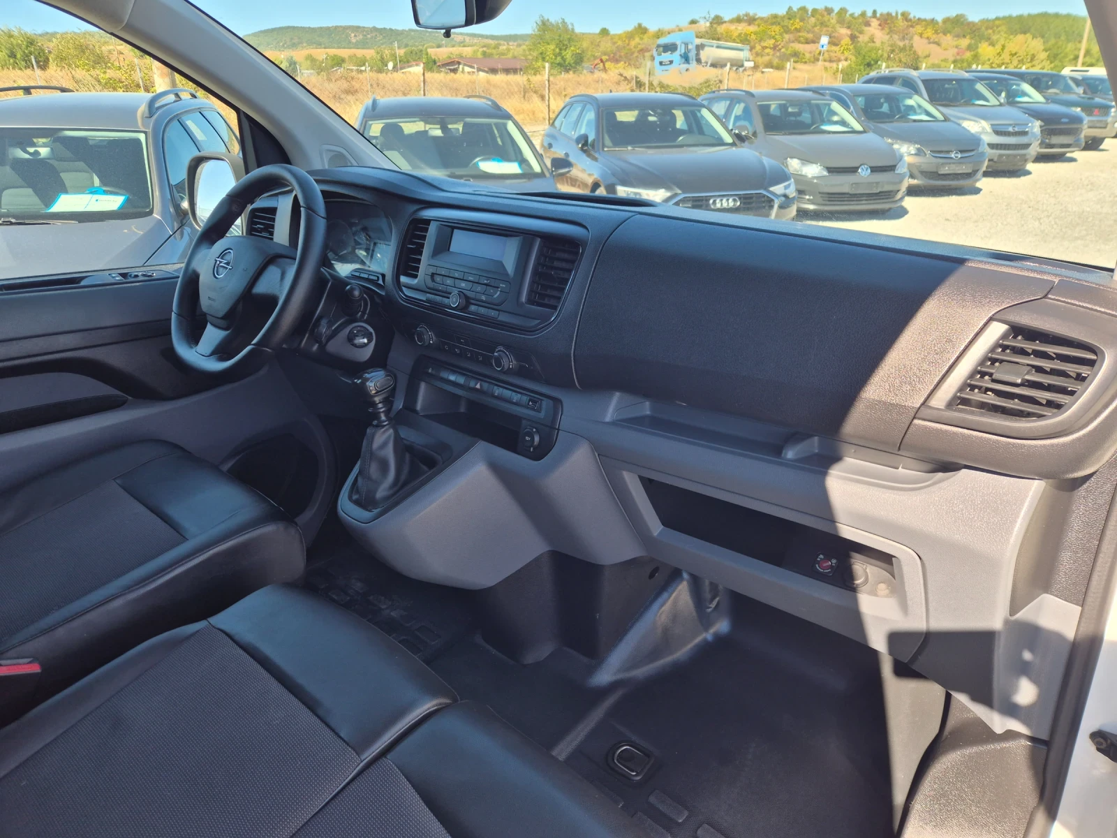 Opel Vivaro 2.0 HDI MAXI !!!, снимка 10 - Бусове и автобуси - 56328849